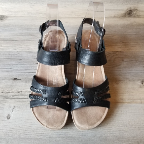 Ugg Serinda Leather Cork Gum Sole Wedge Sandals - Picture 2 of 12